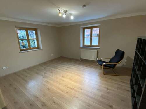 Foto - Wohnung zum Mieten in Massenhausen 300,00 € 20 m²