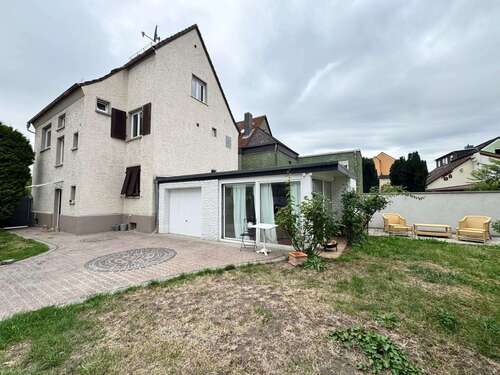 Foto - Haus zum Kaufen in Bischofsheim 649.000,00 € 166 m²