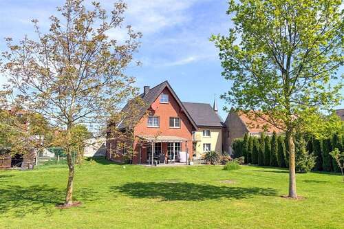 Foto - Haus zum Kaufen in Erwitte 448.000,00 € 266 m²
