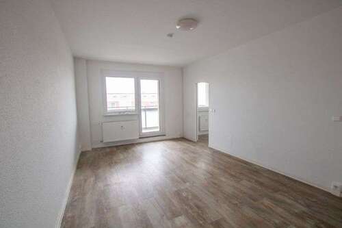 Foto - Wohnung zum Mieten in Halle (Saale) 315,00 € 35.78 m²
