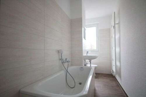 Foto - Wohnung zum Mieten in Halle (Saale) 359,00 € 59.73 m²