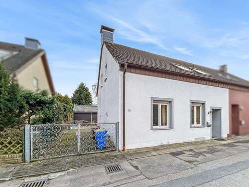 Foto - Haus zum Kaufen in Krefeld 275.000,00 € 123.55 m²
