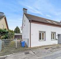 Haus zum Kaufen in Krefeld 275.000,00 € 123.55 m²