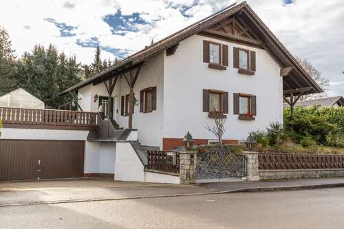 Foto - Haus zum Kaufen in Kaufbeuren Kaufbeuren-Neugablonz 719.000,00 € 188.12 m²