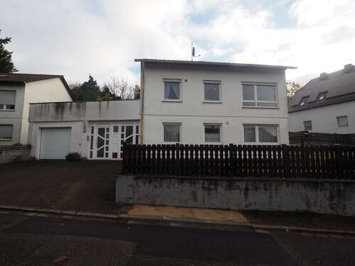 Foto - Haus zum Kaufen in Homburg 320.000,00 € 180 m²