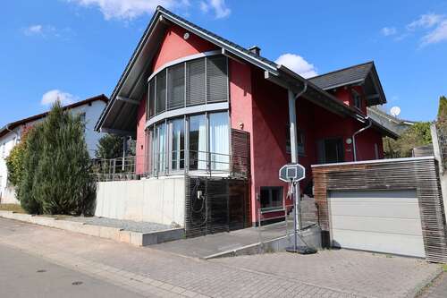 Foto - Haus zum Kaufen in Hochspeyer 660.000,00 € 320 m²