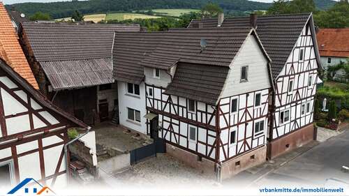 Foto - Haus zum Kaufen in Waldkappel 70.000,00 € 137 m²