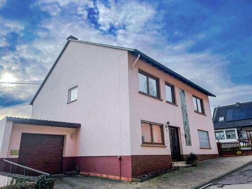 Foto - Haus zum Kaufen in Mannebach 298.500,00 € 182 m²