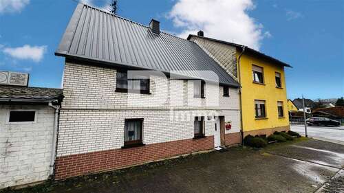 Foto - Haus zum Kaufen in Niederroßbach , Westerw 149.000,00 € 220 m²
