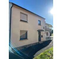 Haus zum Kaufen in Nüdlingen 120.000,00 € 220 m²