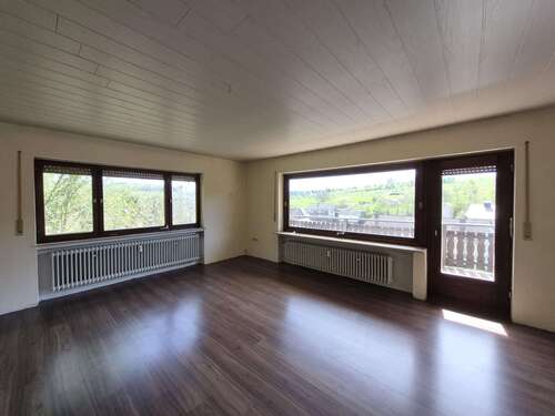 Foto - Wohnung zum Mieten in Aura 830,00 € 119 m²