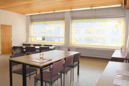 Foto - Büro in Kröv 400,00 € 74 m² - 400,00&nbsp;EUR Kaltmiete, ca.&nbsp; 74,00&nbsp;m&sup2;