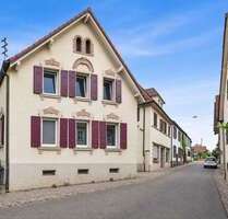 Haus zum Kaufen in Vogtsburg im Kaiserstuhl 890.000,00 € 322 m²