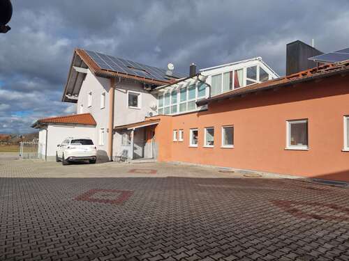 Foto - Haus zum Kaufen in Loiching 950.000,00 € 462 m²