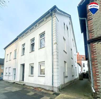 Foto - Haus zum Kaufen in Lage 329.000,00 € 200 m²