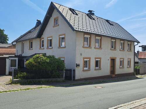 Foto - Haus zum Kaufen in Marktleugast 199.000,00 € 219 m²