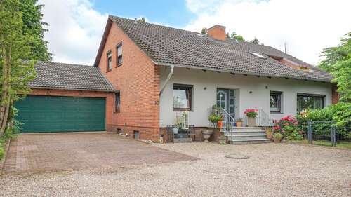 Foto - Haus zum Kaufen in Neversdorf 673.000,00 € 205 m²