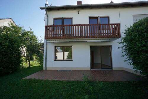 Foto - Haus zum Mieten in Friedberg 1.995,00 € 180 m²