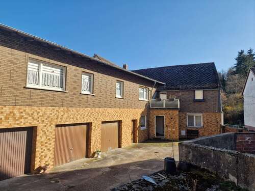 Foto - Haus zum Kaufen in Biebertal 179.000,00 € 180 m²