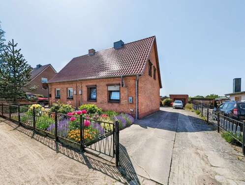 Foto - Haus zum Kaufen in Friedland 157.000,00 € 100 m²