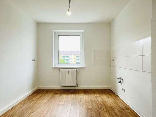 Foto - Wohnung zum Mieten in Freital 343,53 € 53.26 m²