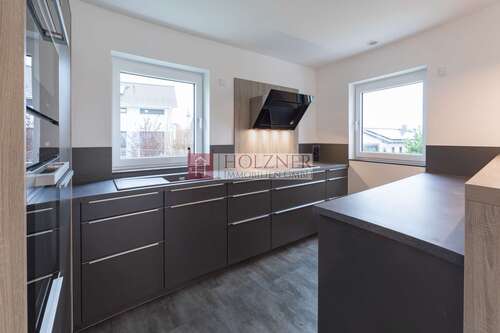 Foto - Haus zum Mieten in Aham 2.000,00 € 154.38 m²