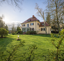 Haus zum Kaufen in Taucha 995.000,00 € 300 m²