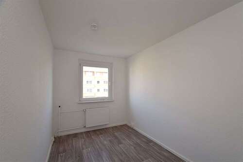 Foto - Wohnung zum Mieten in Halle (Saale) 478,52 € 70.37 m²