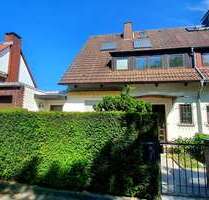 Haus zum Mieten in Hofheim am Taunus 3.100,00 € 240 m²