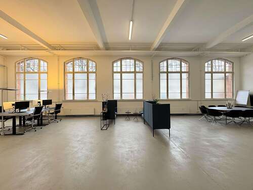 Foto - Halle in Berlin 4.867,00 € 314 m²