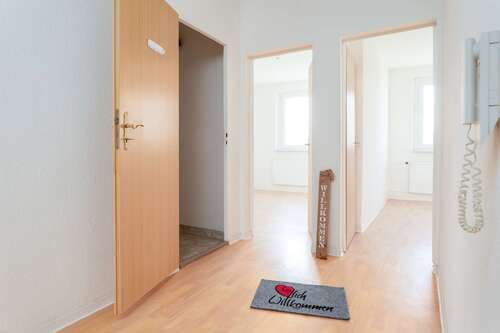 Foto - Wohnung zum Mieten in Schönebeck 324,60 € 64.92 m²