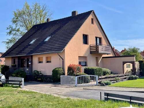 Foto - Haus zum Kaufen in Uetze 415.000,00 € 210 m²