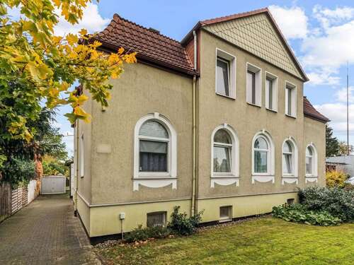 Foto - Haus zum Kaufen in Langenhagen 725.000,00 € 279 m²