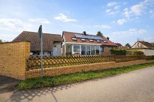 Foto - Haus zum Kaufen in Karben 749.000,00 € 226 m²