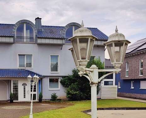 Foto - Haus zum Kaufen in Köln 798.000,00 € 280.49 m²