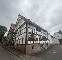 Haus zum Kaufen in Blomberg 75.000,00 € 215 m²