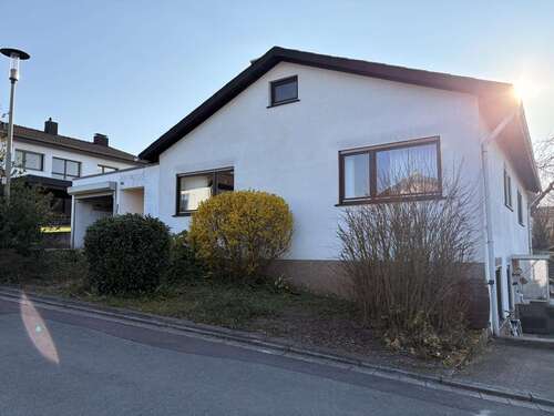 Foto - Haus zum Kaufen in Schiffweiler 270.000,00 € 165 m²