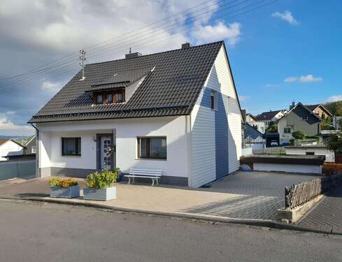 Foto - Haus zum Kaufen in Burbach 279.000,00 € 202 m²