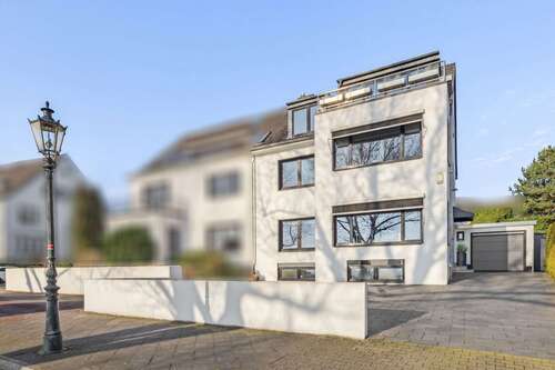Foto - Haus zum Kaufen in Düsseldorf 2.800.000,00 € 316 m²