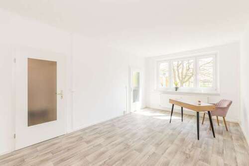 Foto - Wohnung zum Mieten in Chemnitz 253,39 € 46.07 m²