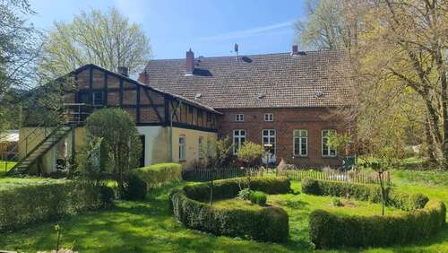 Foto - Haus zum Kaufen in Behren-Lübchin 444.444,00 € 348 m²