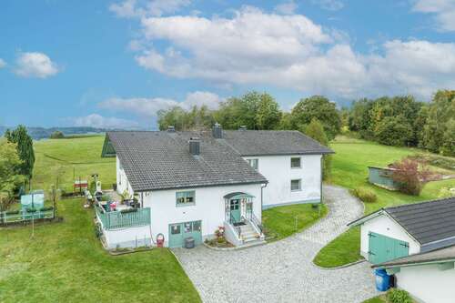 Foto - Haus zum Kaufen in Neureichenau 315.000,00 € 380 m²