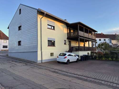 Foto - Haus zum Kaufen in Schönenberg-Kübelberg 300.000,00 € 220 m²