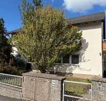 Haus zum Kaufen in Hof 390.000,00 € 244.51 m²