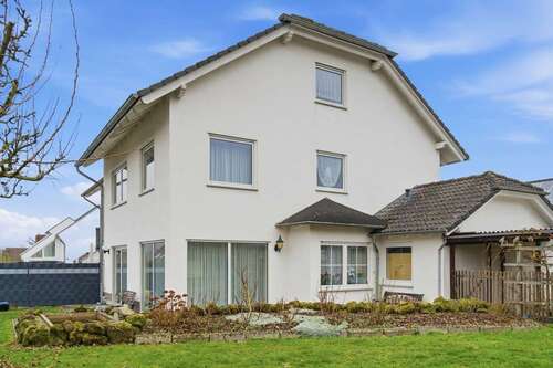 Foto - Haus zum Kaufen in Singhofen 385.000,00 € 175 m²