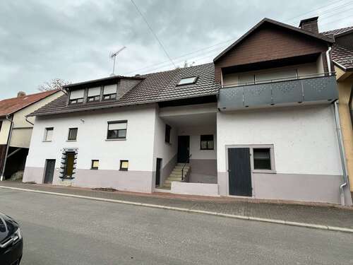 Foto - Haus zum Kaufen in Tauberbischofsheim Dienstadt 98.000,00 € 156 m²
