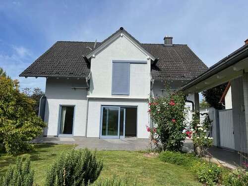 Foto - Haus zum Kaufen in Altrip 779.000,00 € 200 m²