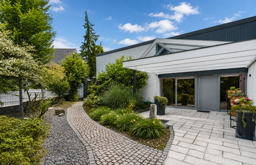 Foto - Haus zum Kaufen in Meerbusch 1.690.000,00 € 345 m²