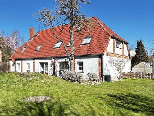 Foto - Haus zum Kaufen in Laage 358.800,00 € 379 m²