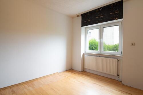 Schlafzimmer 2 - 3 Zimmer Etagenwohnung in Trier